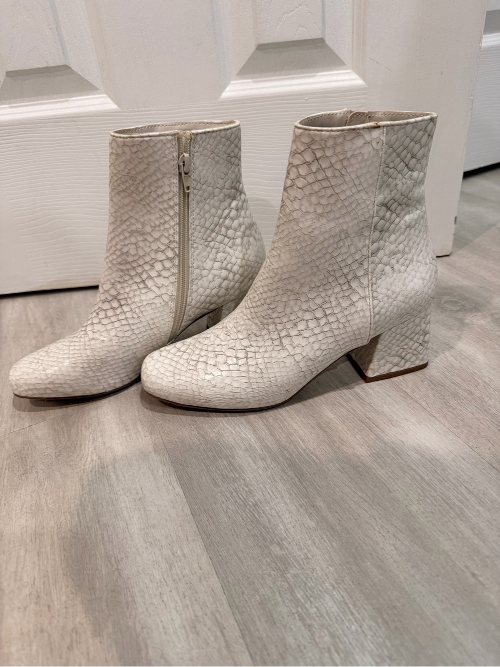 Steve Madden White Textured Ankle Boots